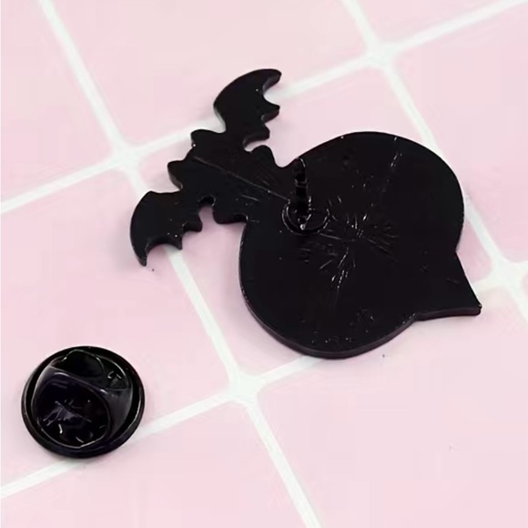 Halloween Magic Potion Pin - Picture 2 of 5